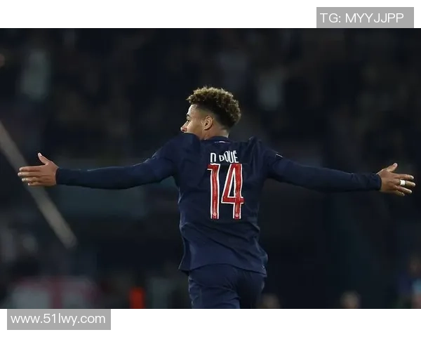 中超盛况：巴萨狂胜巴黎圣日耳曼四球引爆全场激情解析